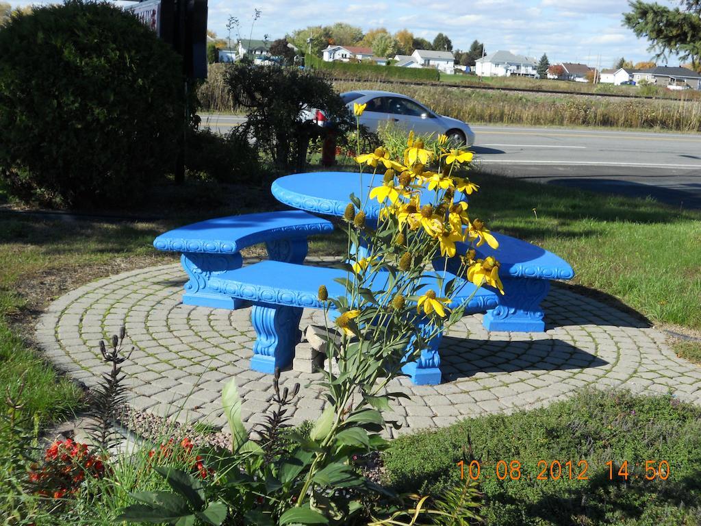 Louiseville Motel Normandie מראה חיצוני תמונה