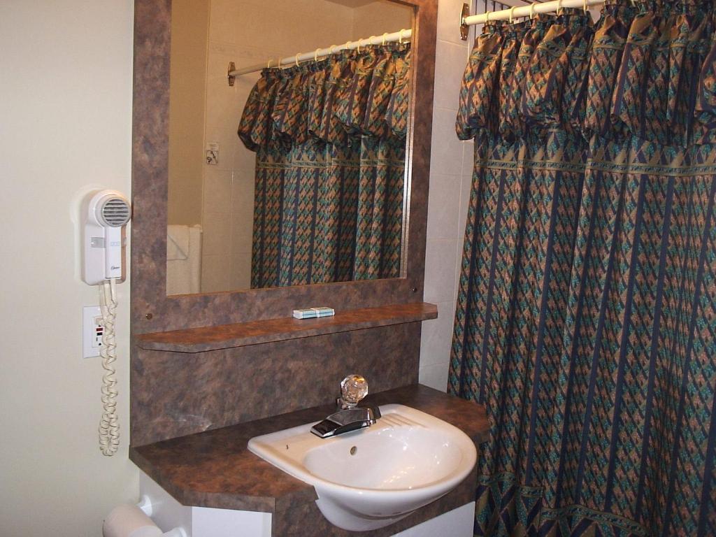 Louiseville Motel Normandie מראה חיצוני תמונה