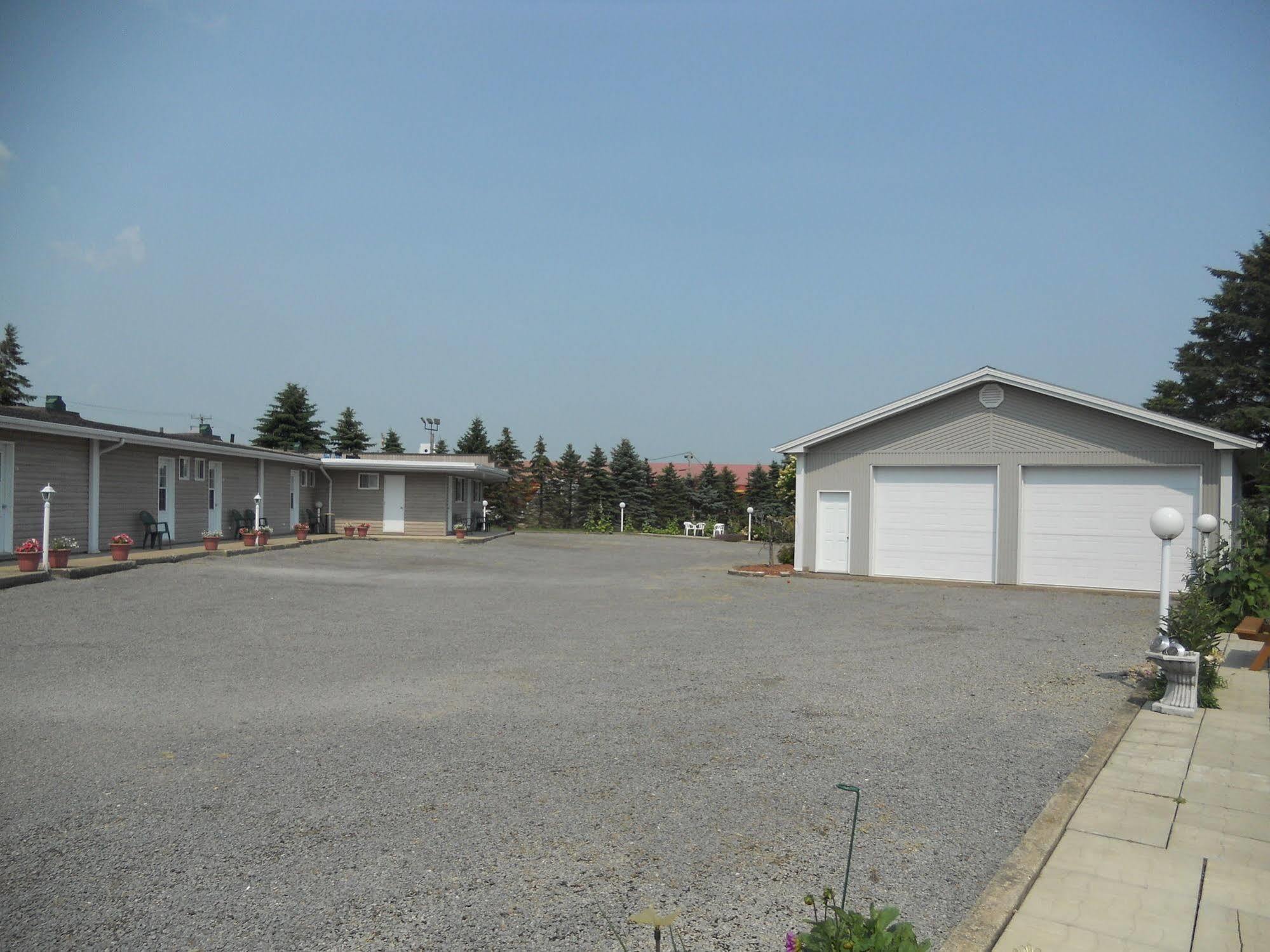 Louiseville Motel Normandie מראה חיצוני תמונה
