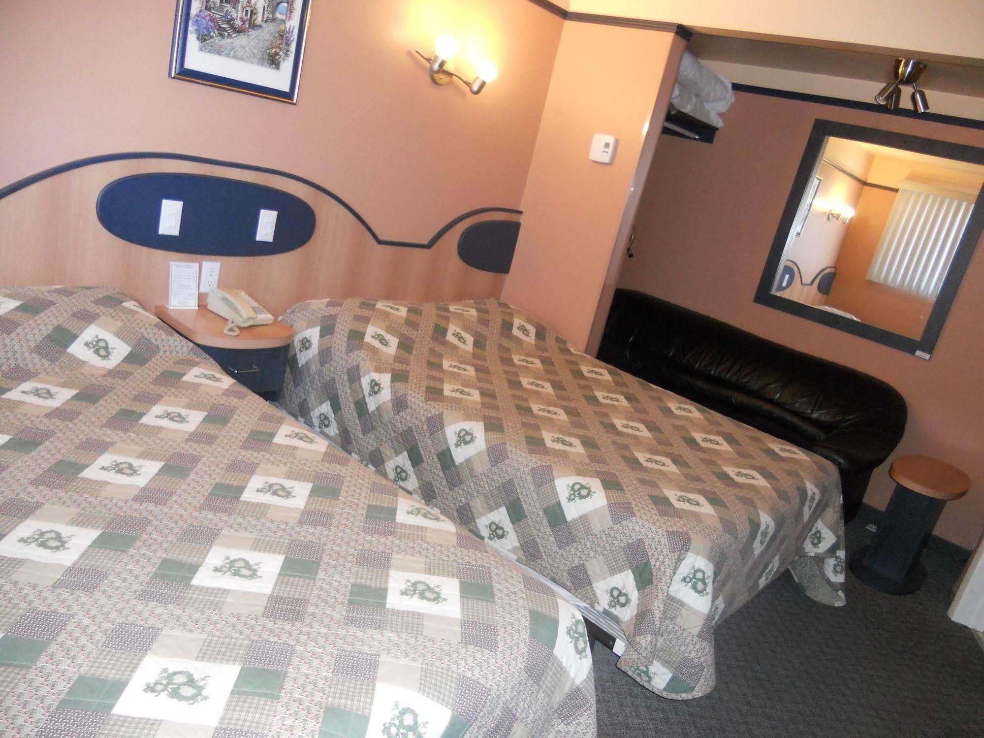 Louiseville Motel Normandie מראה חיצוני תמונה