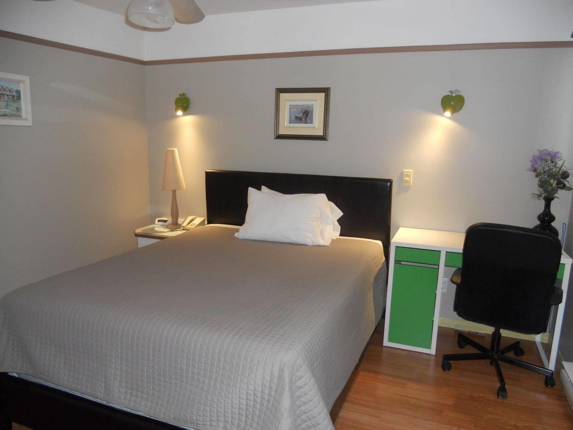 Louiseville Motel Normandie מראה חיצוני תמונה