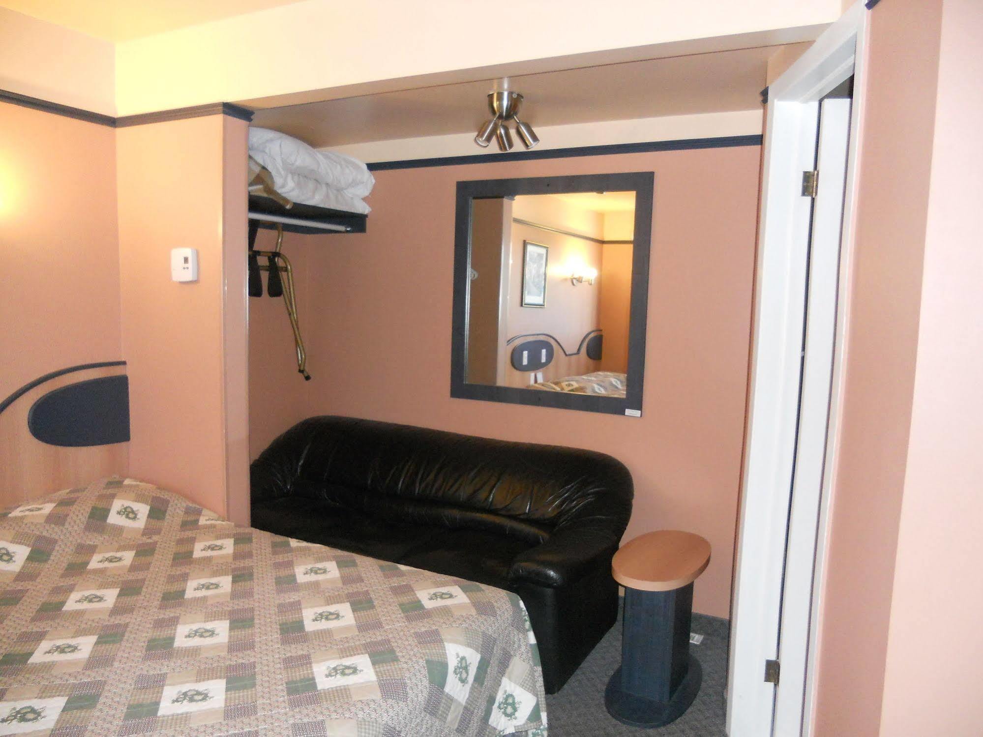 Louiseville Motel Normandie מראה חיצוני תמונה