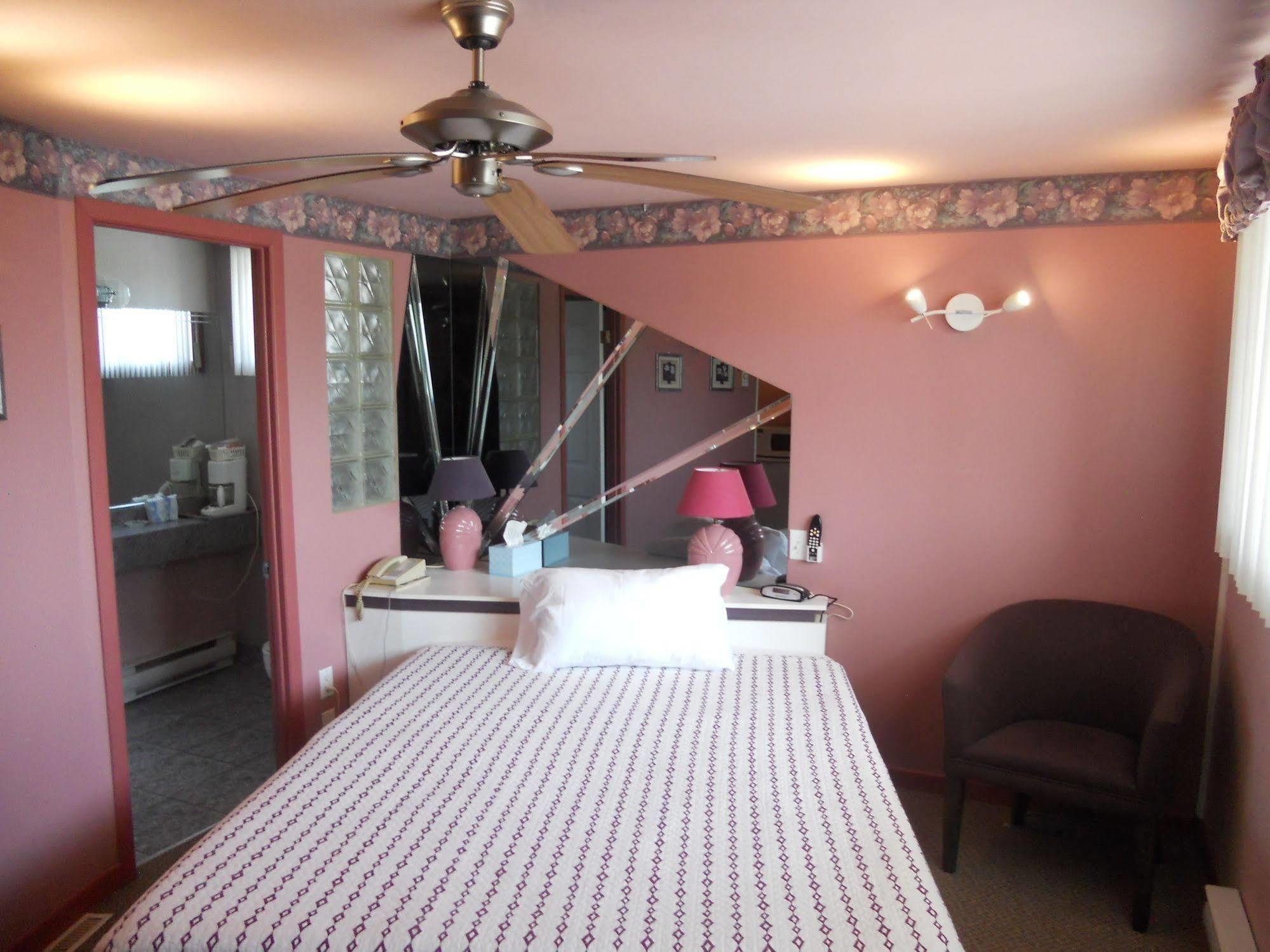 Louiseville Motel Normandie מראה חיצוני תמונה