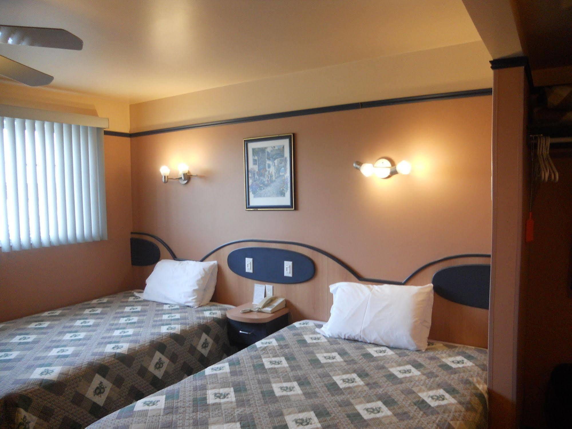 Louiseville Motel Normandie מראה חיצוני תמונה